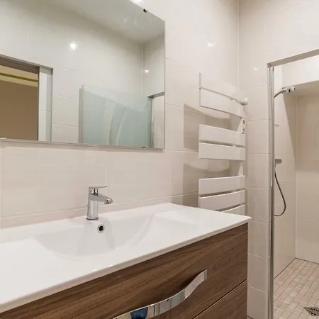 Citycosy - Modern Family Deserte Apartment